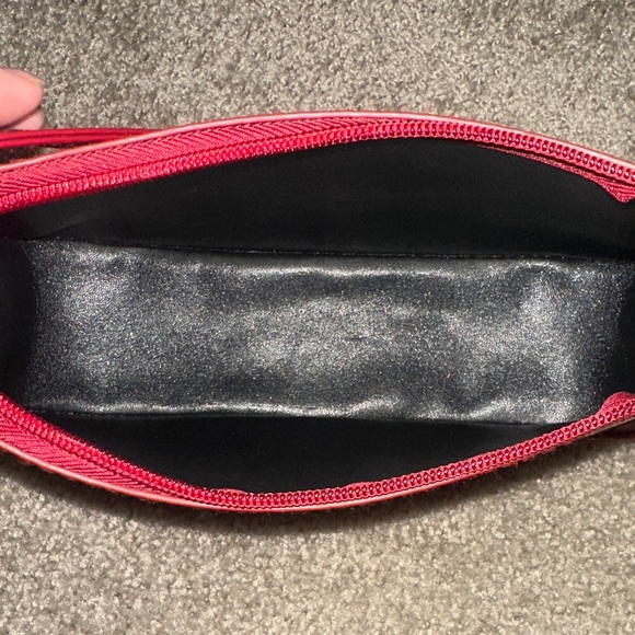 Elegant Burgundy Shoulder Bag - Picture 6 of 7